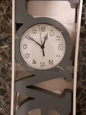 Analog tabletop clock like new