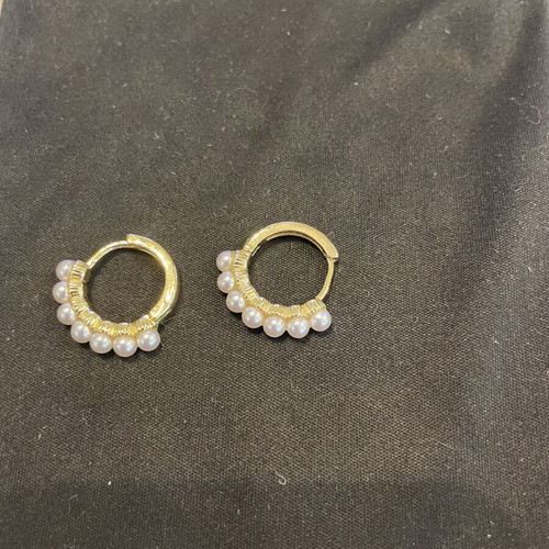 Gold-plated pearl earrings