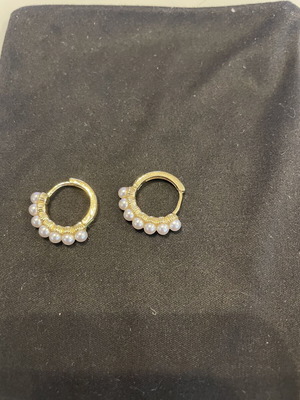 Gold-plated pearl earrings