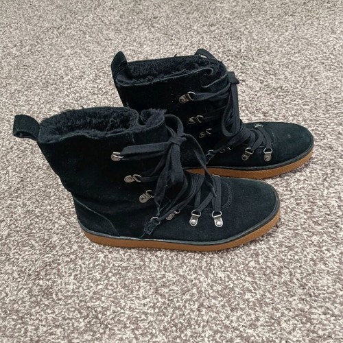 Zara hiking boots with fur like new, size 39, black