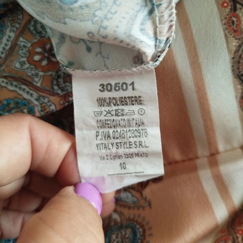 Women's blouse with paisley print like new, size M