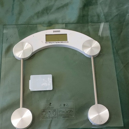 Weighing scale like new with temperature measurement