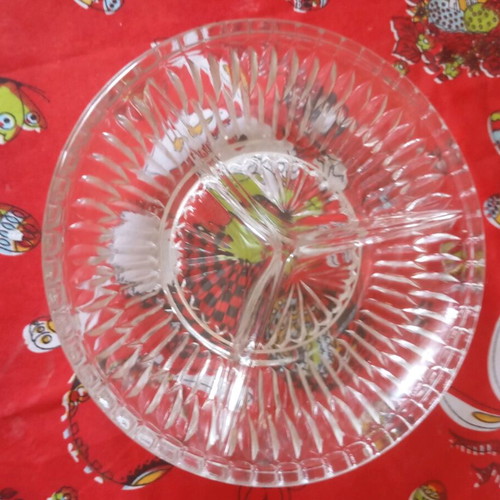Vintage glass plate with three compartments like new