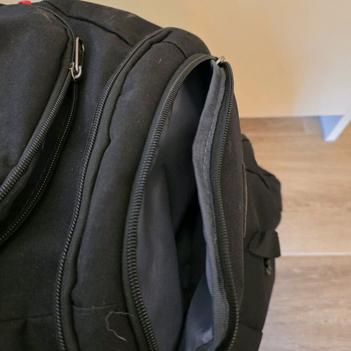 CsaxeKecna backpack new, black with red details