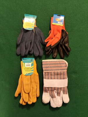 Set of 4 pairs of work and garden gloves, new, Sentrio & Working Gloves