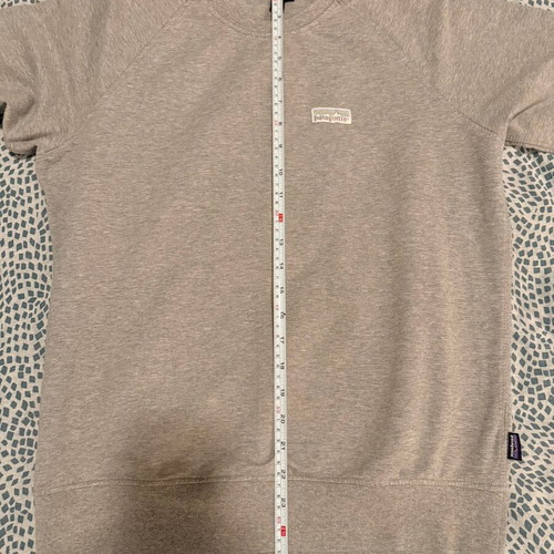 Patagonia men's sweatshirt grey like new, size Medium