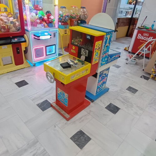 Daytona Italian sturdy crazy ball vending machine