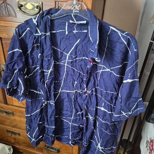 Women's shirt size M like new, blue and white