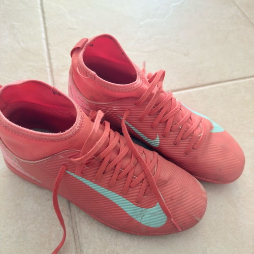 Nike football shoes used, size 38, orange