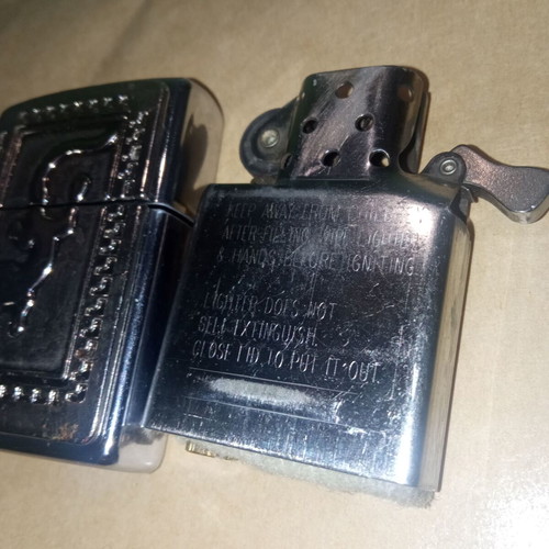 Zippo gecko lizard lighter