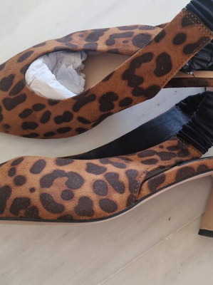 Stradivarius Leopard Print Pumps size 38 like new