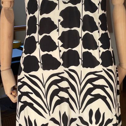 Carlo Pignatelli coctail dress new with handmade details and crystals, size 40