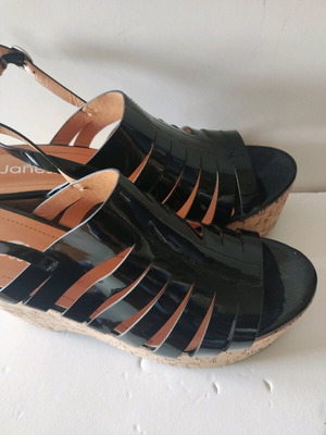 Πέδιλα πλατφόρμες νούμερο 41 σαν καινούργια, μαύρα με φελλό