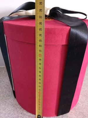 Hatbox used with velvet texture