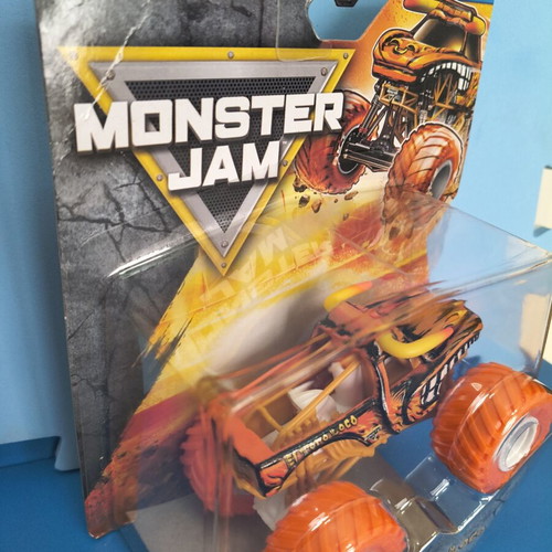Spin Master Monster Jam El Toro Loco 1:64 scale truck new
