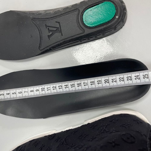 Louis Vuitton Black Sneakers size 38.5 like new
