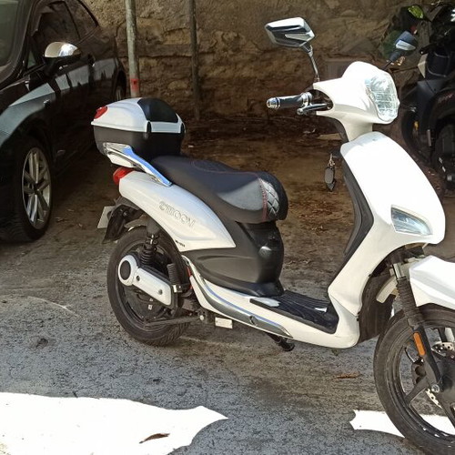 E-MOOV LTL-1 Electric Scooter like new, 48V20Ah battery, no license
