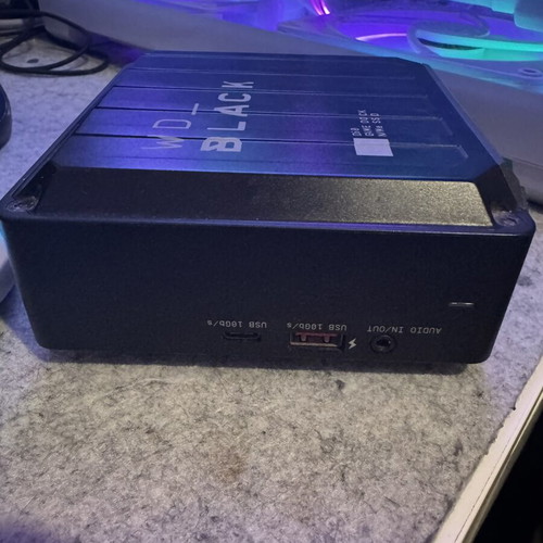 WD_Black D50 Game Dock NVMe SSD 1TB like new with Thunderbolt 3
