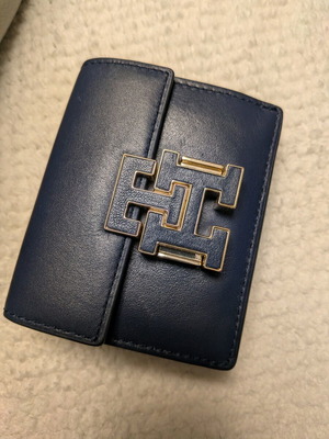 Tommy Hilfiger wallet like new, blue leather