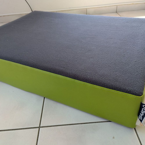 Indoor trampoline mat for kids, 97x70x16cm
