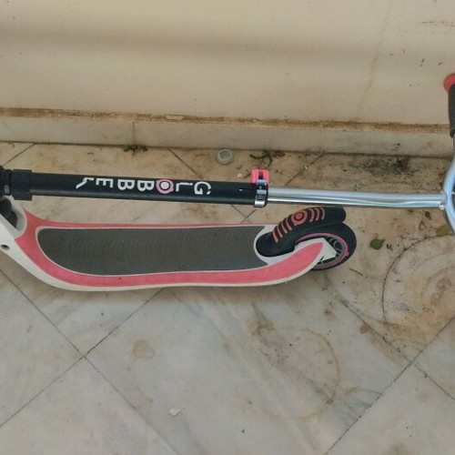 Globber scooter like new, adjustable handlebar, foldable