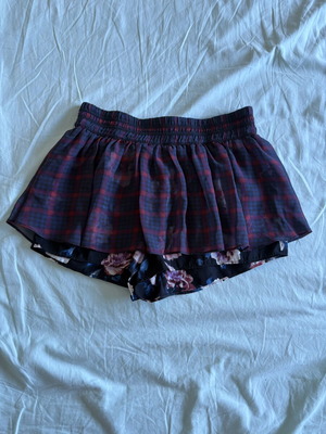 Zara skirt with inner shorts like new, colorful, size S