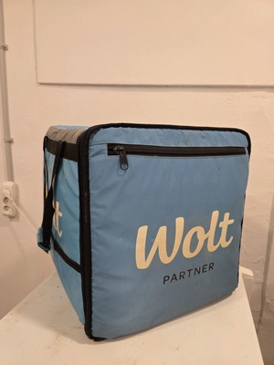 Wolt delivery box with strap