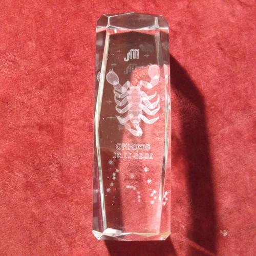 Crystal glass used Scorpio laser engraved paperweight