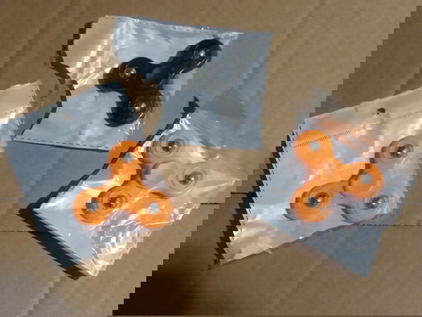 3 Fidget Spinners αχρησιμοποίητα