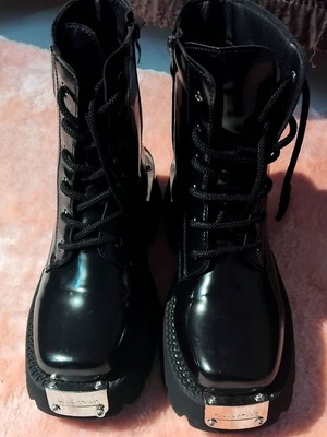 Women's boots like new, black, sizes 39-40, rock metal gothic style