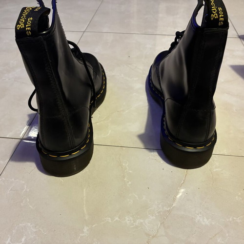 Dr Martens 1460 boots size 39 like new, black