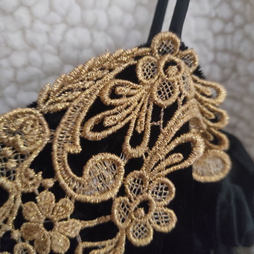Velvet vintage Marnie West evening dress like new, black with gold embroidery