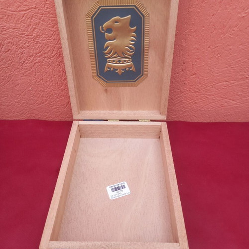 Cigar boxes lot in excellent condition