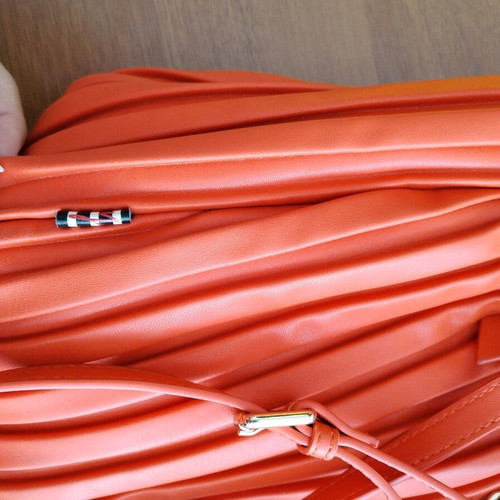 Manila Grace Jasmine Petit Plisse bag like new, orange