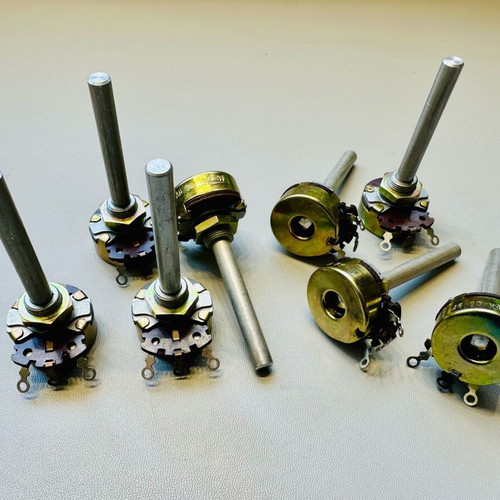 Vintage NOS OEM 5K linear potentiometers, pack of 8, new