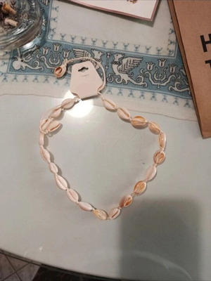 Summer shell necklace new, beige