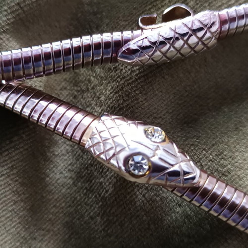 Vintage metal snake belt silver with iridescent hues, like new