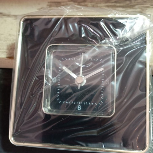 Alarm clocks new, pack of 5, analog tabletop