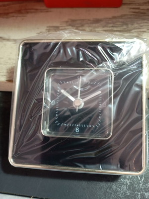 Alarm clocks new, pack of 5, analog tabletop