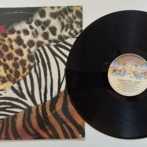 Kiss vinyl record used, rock genre