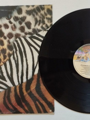 Kiss vinyl record used, rock genre