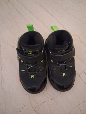 Nike athletic shoes size 24 used, black multicolor