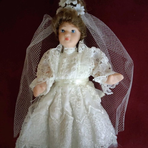 Porcelain doll bride ~15cm like new