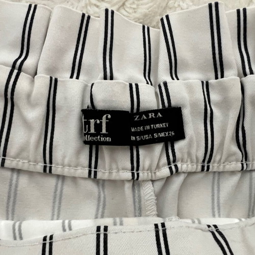Zara Ψηλομέσο ριγέ σορτς σαν καινούργιο, μαύρο και άσπρο, μέγεθος S