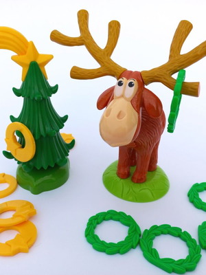 Vintage collectible target game with Christmas figures new