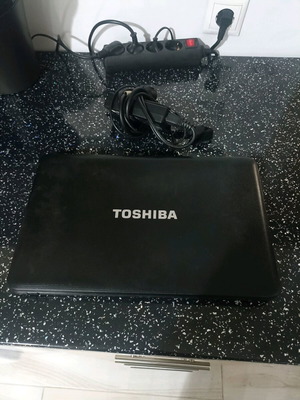 Laptop Toshiba Satellite C850D-119 σαν καινούργιο με AMD E1-1200, 8GB RAM, 120GB SSD