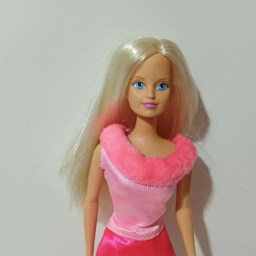 Sindy Hasbro 90's doll with mirror and brush, like new