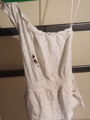 BSK Women's Summer White Blouse like new with Beads and Feathers