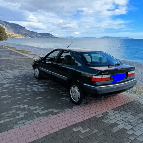 Citroen Xantia 2 compact car, 1.8L, manual, petrol