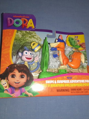 Dora Swipe and Surprise Adventure Pack new miniature toy